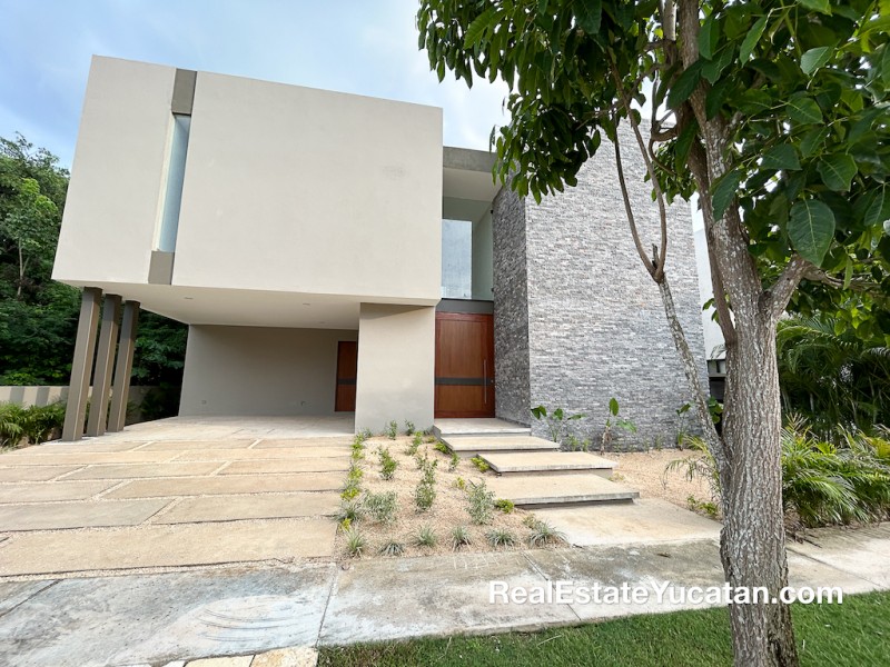 CASA OASIS YUCATAN COUNTRY CLUB CASA MAYER Yucatan Real Estate We