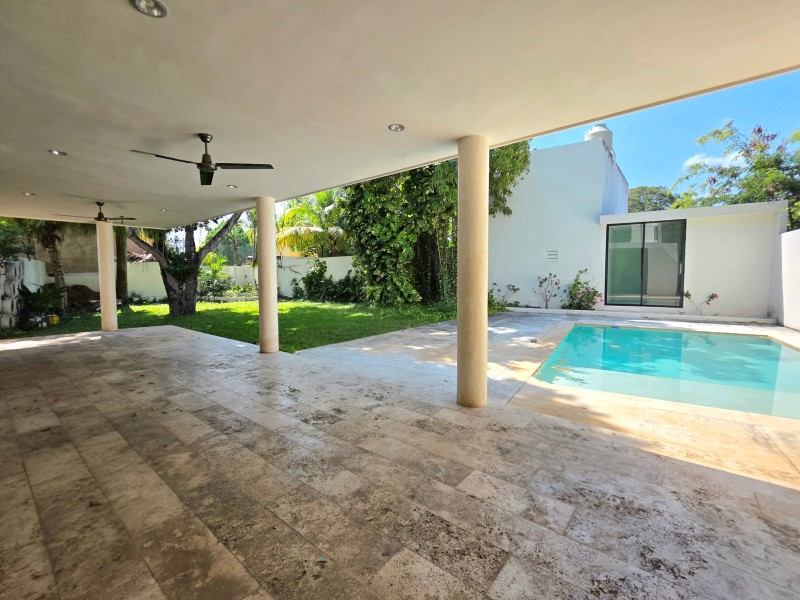 RESIDENCIA CONTEMPORANEA EN COLONIA BUENAVISTA, MERIDA - Merida Norte (2)