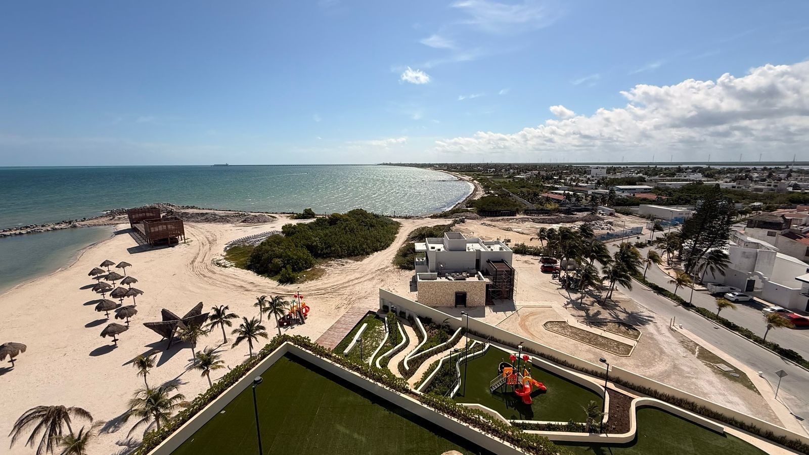 OCEANFRONT CONDO FOR SALE | BARLOVENTO TOWER - YUCALPETÉN MARINA RESORT - Beach (9)